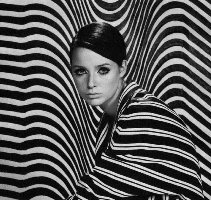 Bridget Riley A Pioneer Of Optical Illusion Art