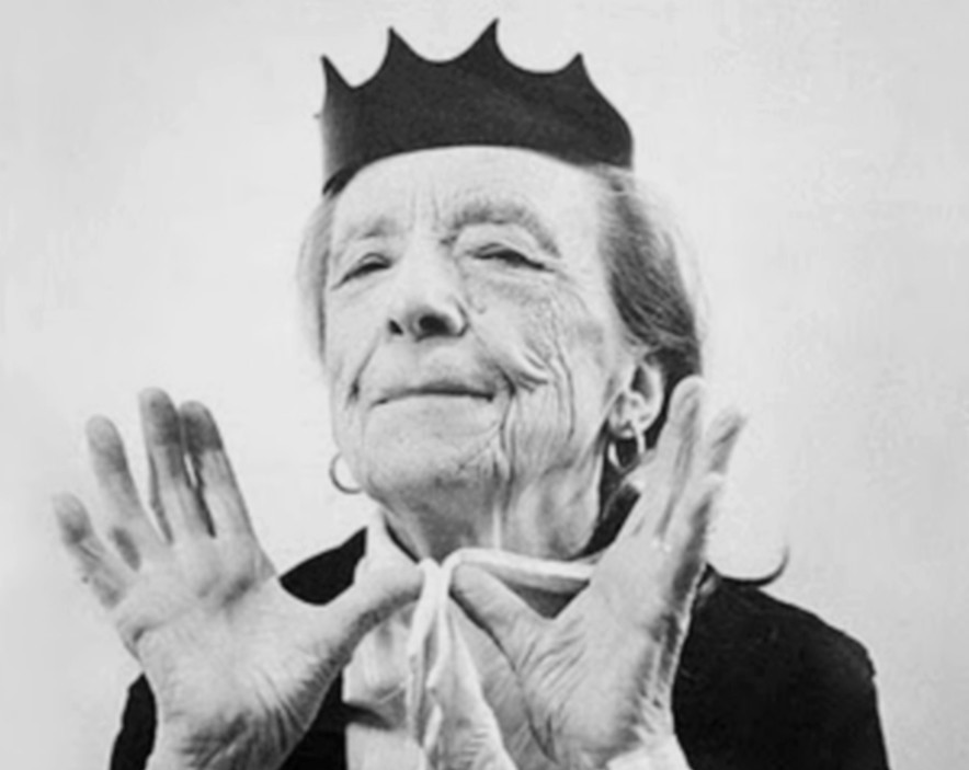 Read more about the article Louise Bourgeois- Biography | short notes | Top artworks – artandcrafter.com Modernism